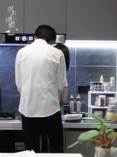 我们姐狗就这样一直解锁不同的吻