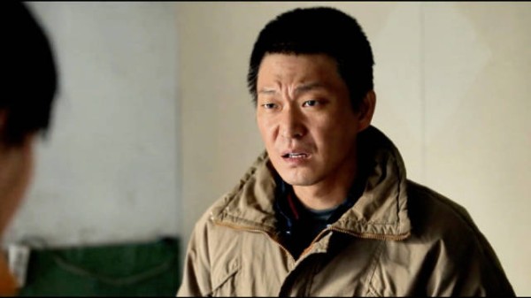 十年兄弟扛住了牢狱,却在一袋钱和一面墙前跪下了!