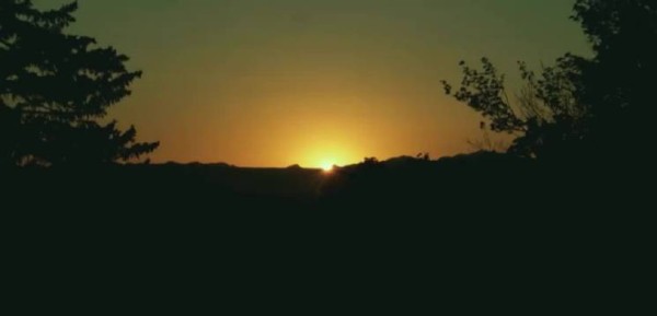 抗敌剧情《阵地》:前线战斗正激烈,国军师长却让围而不攻,下属急眼追问缘由