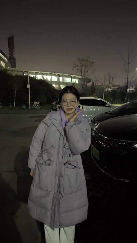 来看妹妹演出啦～ 也不知道这谁的妹妹呀？这么漂亮呢