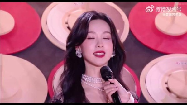 陈都灵十年磨一剑，学霸演员用200页笔记和15部戏证明实力