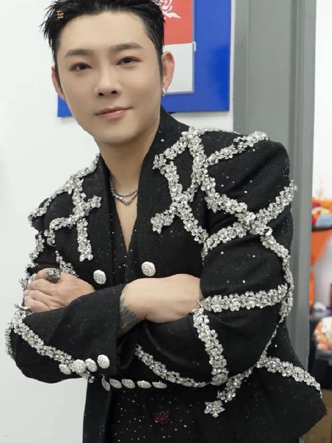 宝石老舅晒出<a target=