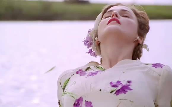 “人生的出场顺序很重要,我来得晚一点,没陪你朝朝暮暮,但愿陪你共度余生”