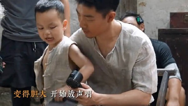 肖战在剧组还做心理委员呢 下次能不能也哄哄我啊