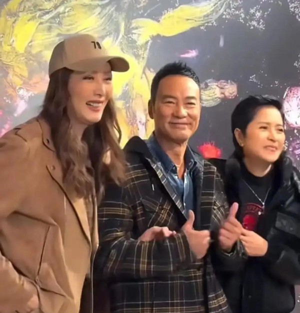 70岁任达华与60岁邵美琪罕见同框!两人状态真好,看不出真实年龄