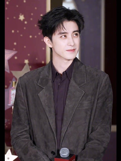 敖瑞鹏武汉GUCCI线下活动直播全程：热干面好吃！