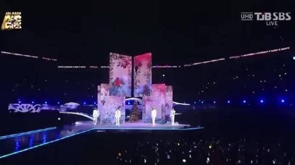 章昊SBS歌谣大战合作舞台!贵公子昊昊,好帅又好听!