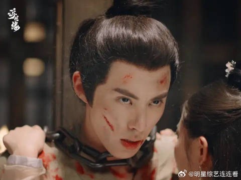 受了伤的肖掌印让人心疼，却无比高大