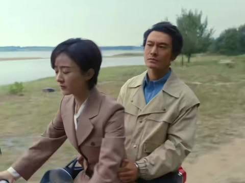 赵丽颖简笔画勾勒李秋萍可爱瞬间，新剧《小城大事》引期待