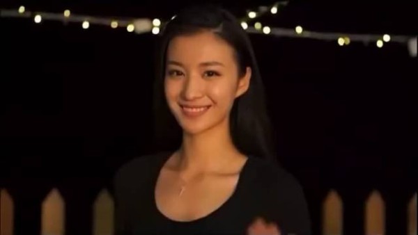真的好喜欢王楚然的脸和条子 有那个年代惊艳了时光的美女的感觉….