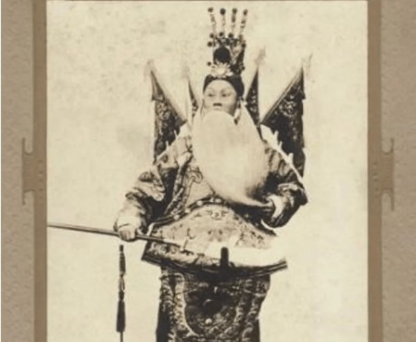 播图趣阅读 | 1905年，“疯狂”的京剧