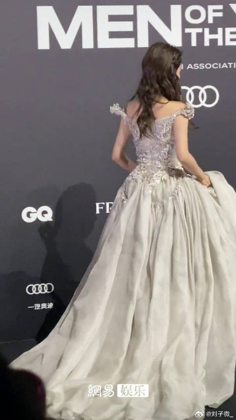 GQ盛典 造型blingbling的好美啊今天是在逃公主！