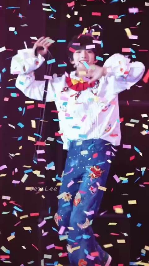 陈浚铭新音路透跳舞视频引关注