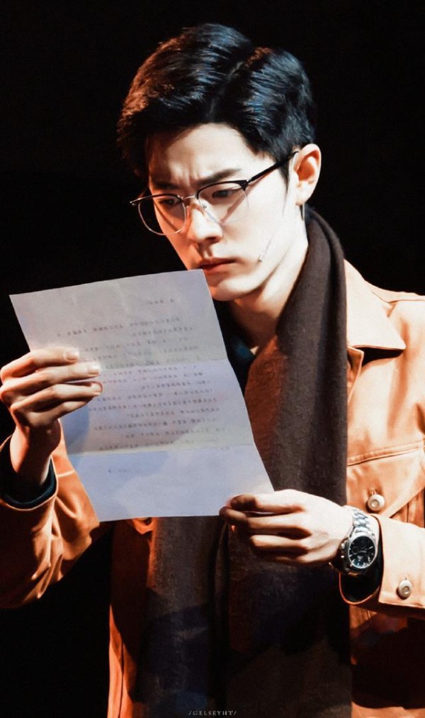 肖战为1000万观众发“感谢信”，评论区成大型“认亲”现场