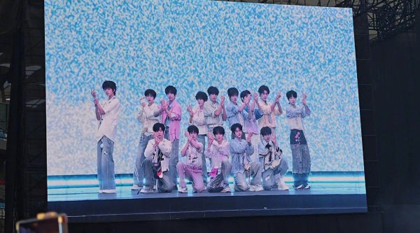 TF家族四代14人同台献唱心动舞台