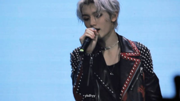 灵超广州清唱梦伴后称不再唱，随后献唱单身俱乐部