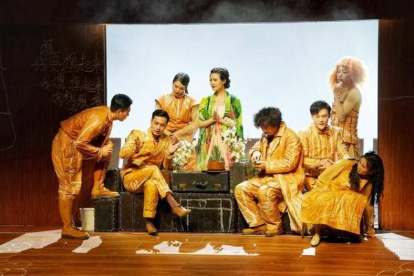 中国、格鲁吉亚艺术家联袂，北京人艺新戏《樱桃园》呈现不套路的契诃夫