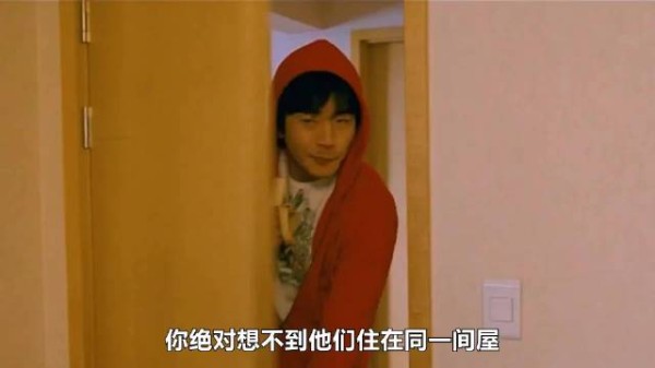 权相佑李宝英主演韩版比悲伤更悲伤的故事，男孩牵女孩手走红毯