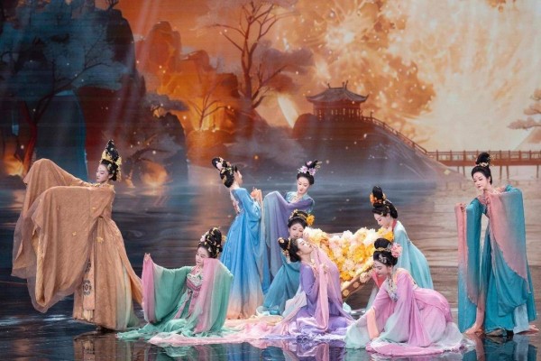 实探全国首个院团“团播间”：陕西省歌舞剧院凭什么“吃螃蟹”？