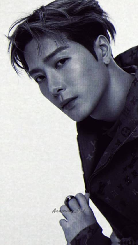 王嘉尔官宣跨年舞台，称击剑无左右之分