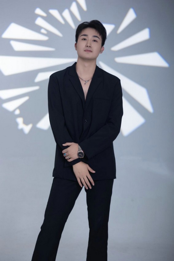 演员王成岳：演艺界的潜力男主角接班人