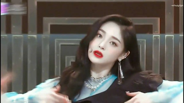 周洁琼舞台唱跳表现惊艳,全能ACE实力获赞