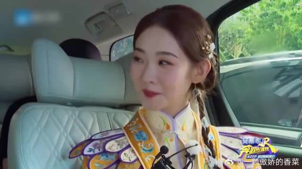 张艺凡当代年轻人作息，吃饭打游戏再睡觉，让导演都傻了