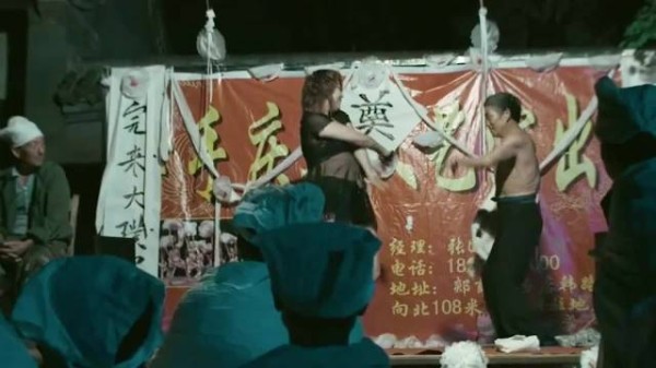 都说养儿能防老，6个孩子确轮番劝说老母亲去养老院