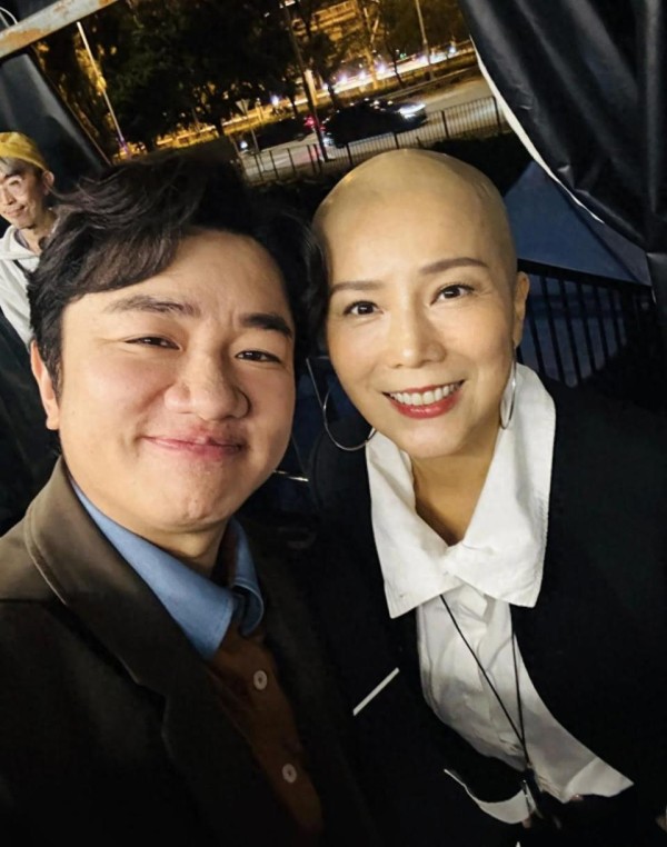 51岁抗癌港姐公开个人近况，称肿瘤变大病情转差，两个女儿仍年幼