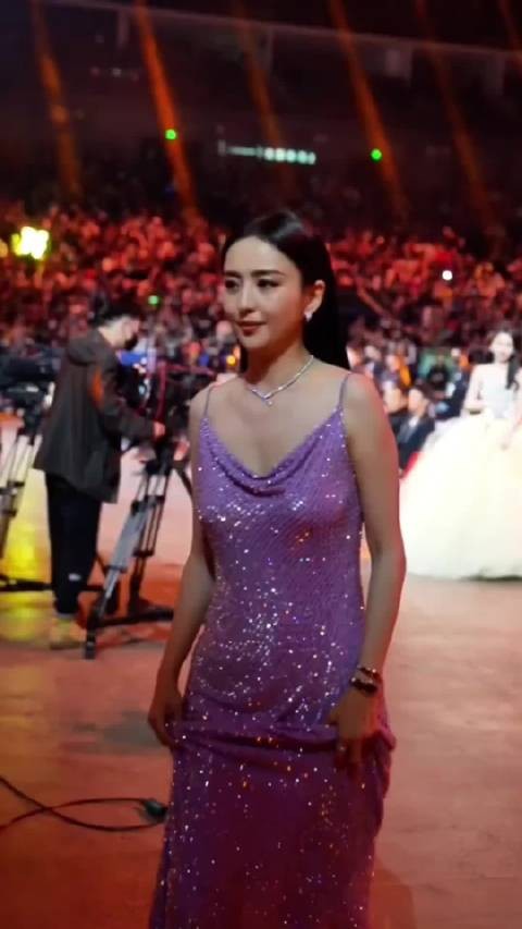 越老越妖的佟丽娅 ，丫丫的气质变化那是相当的大