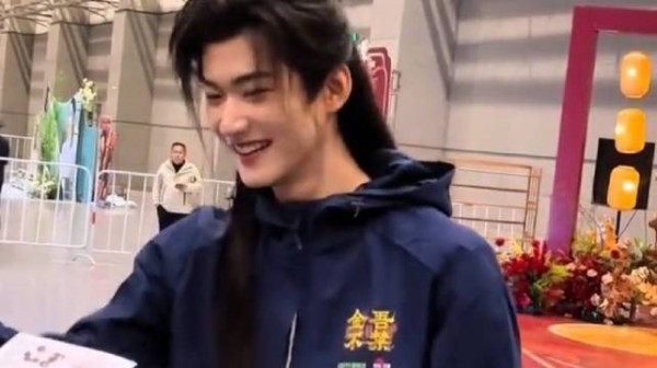 周柯宇的粉丝吃的有点好哦!好宠的互动‖周柯宇 这宠粉互动太暖心啦