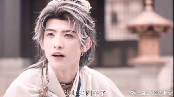 谁懂常华森演的修狗有多可爱,狗狗一闻有吃的就来劲