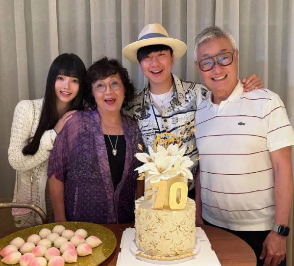 网曝林俊杰SMG周边出自七七之手 多款配饰上线即售罄