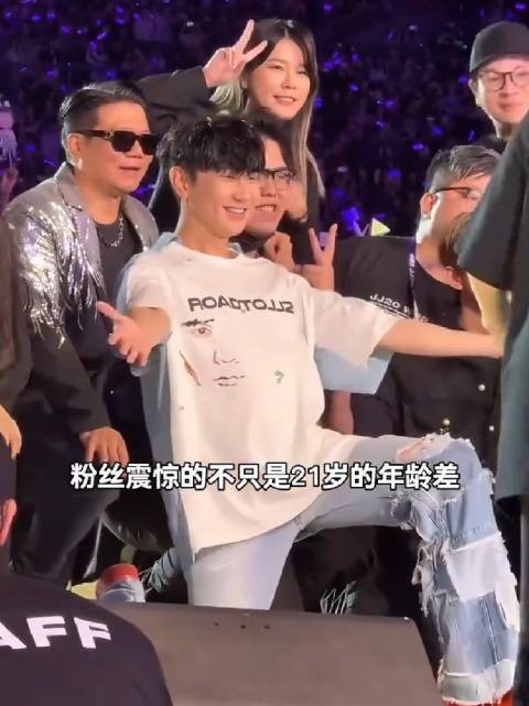 林俊杰的女友七七不简单啊，不管怎么说，祝福两位