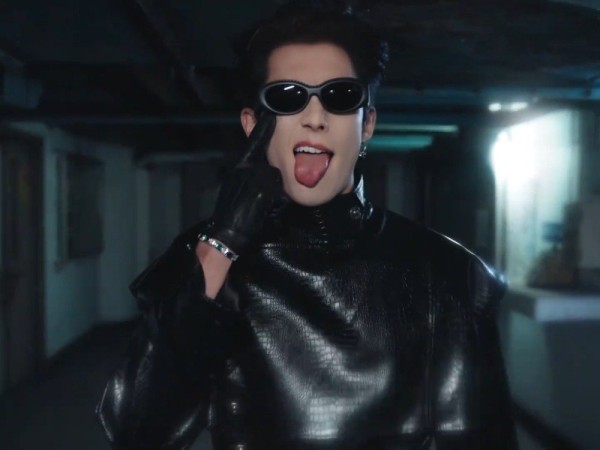 王鹤棣这个出场太帅了