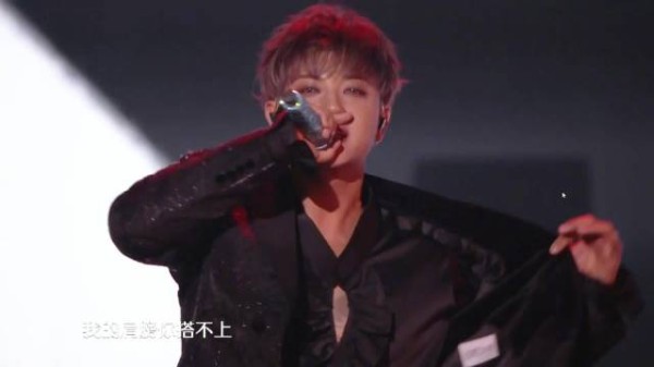 黄子韬跨年舞台秀《Boss Talk》高燃开炸