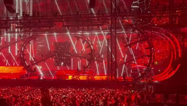 王源跨年<a target=