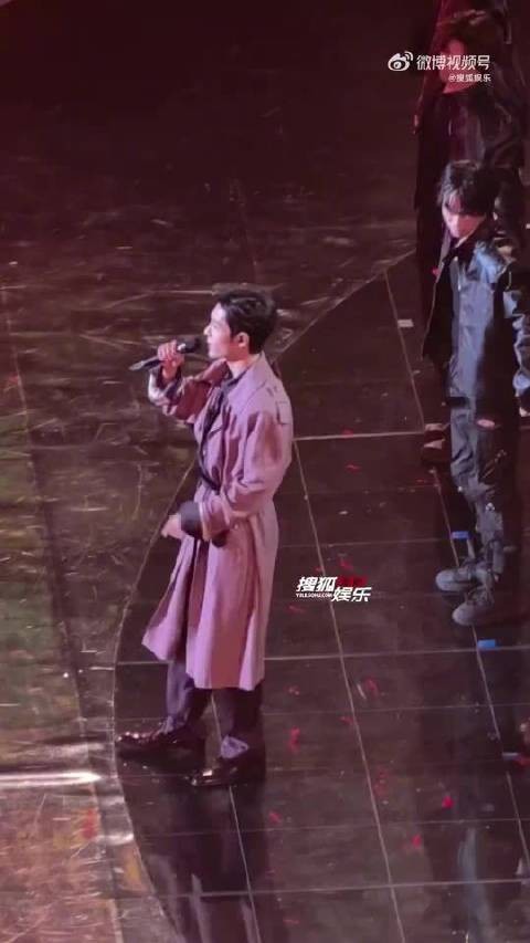 两分钟《得闲谨制》舞台直拍纯享，台下一片红海，震撼 肖战 又见红海肖战