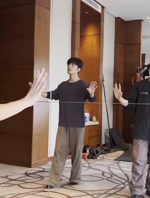 肖战全素颜花絮，完了，是心动的感jio，不化妆的样子更奶了