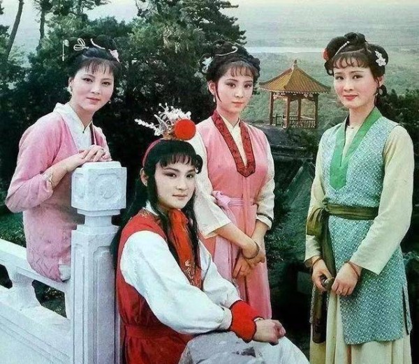 红楼梦:除了袭人,宝玉还和谁偷试过?晴雯一句话大爆料