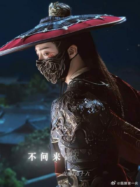 两种身份，双面反差