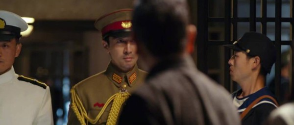 张鲁一霸气救张钧甯于危难，长河落日北京卫视热播