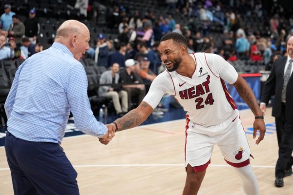 鲍威尔9记三分轰34分,隔空喊话全明星,墨菲加冕鹈鹕队史三分王