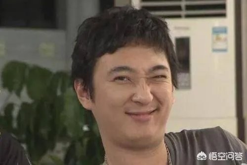 频频在微博上怼明星大腕的王思聪，为何没人敢起诉他？