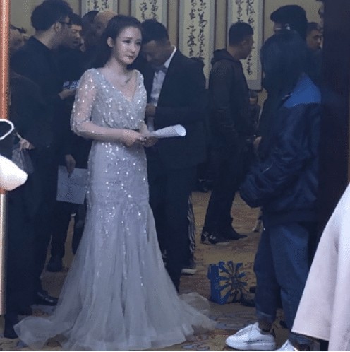 这就是网红和明星的差距! 黑暗大美简直是灾难现场,李嫣都比她强!