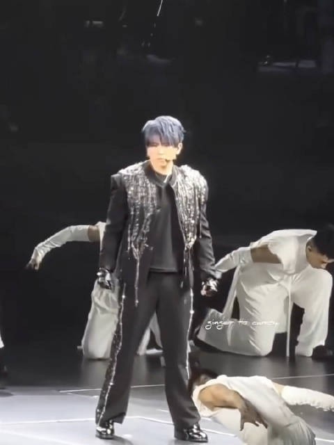 香港顶流巨星姜涛这个<a target=