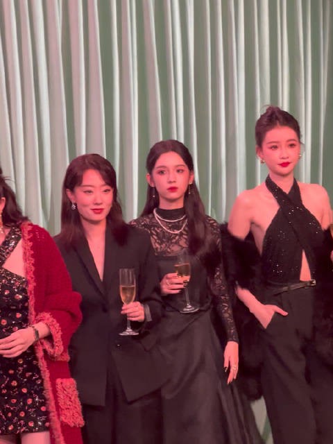 vogue活动内场的明星同框视频……