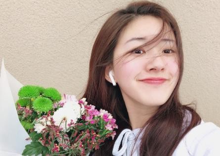 大火的她18岁试镜曝光,满脸胶原蛋白超稚嫩,比热巴杨幂还美