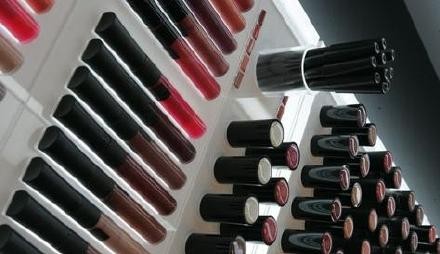 超级明星与贵族名媛的必备妆品