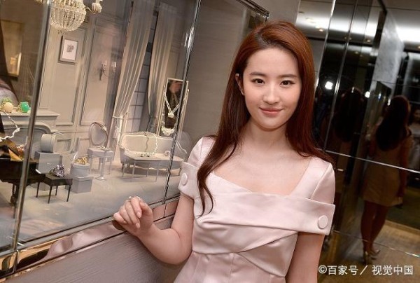 刘亦菲在微博里这样评论舒畅的动态，引发粉丝纷纷回应